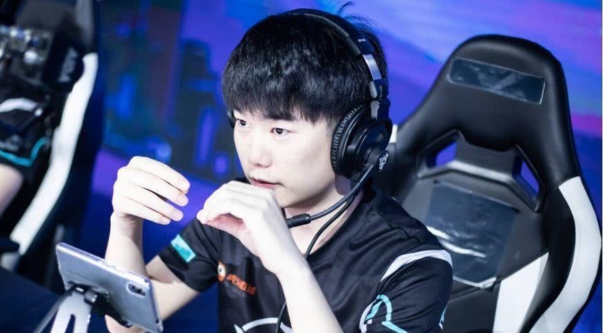 容易在第一 容易在第一